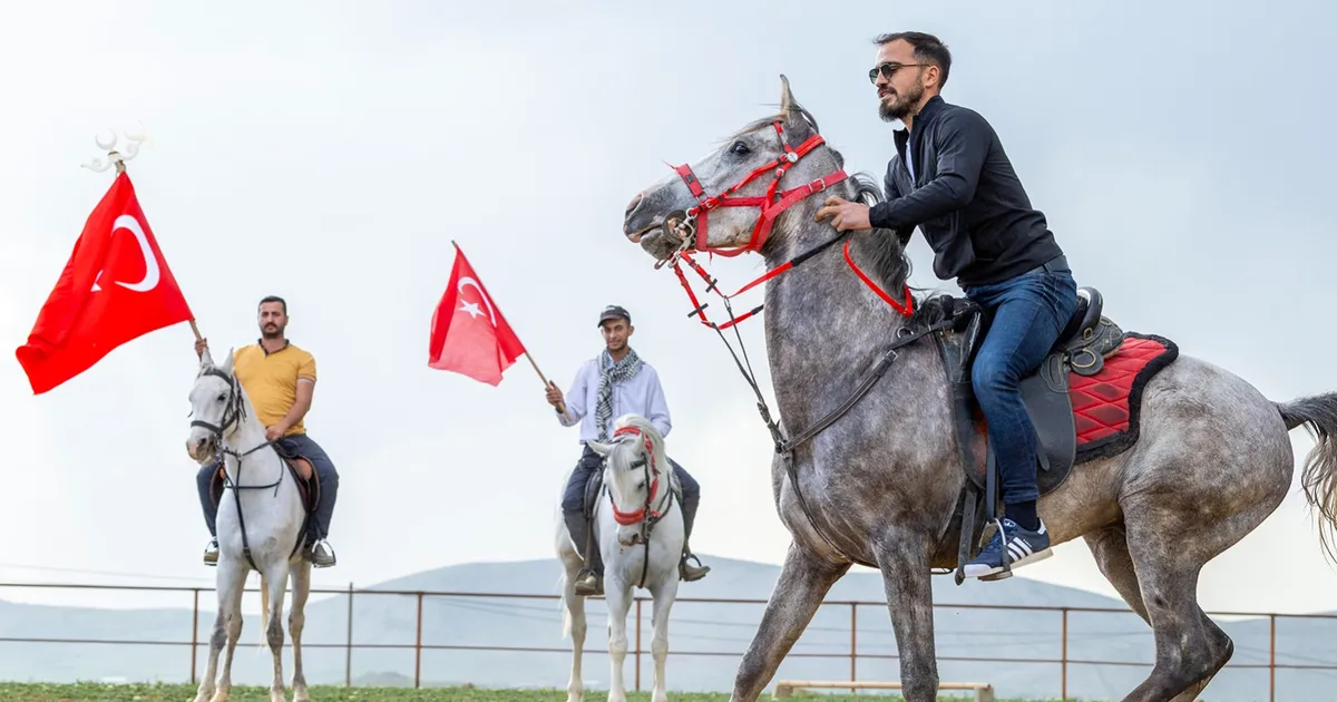 anadolu-selcuklu-fotograf-derneginden-atli-safari-keyfi-SKDW9OYV.webp