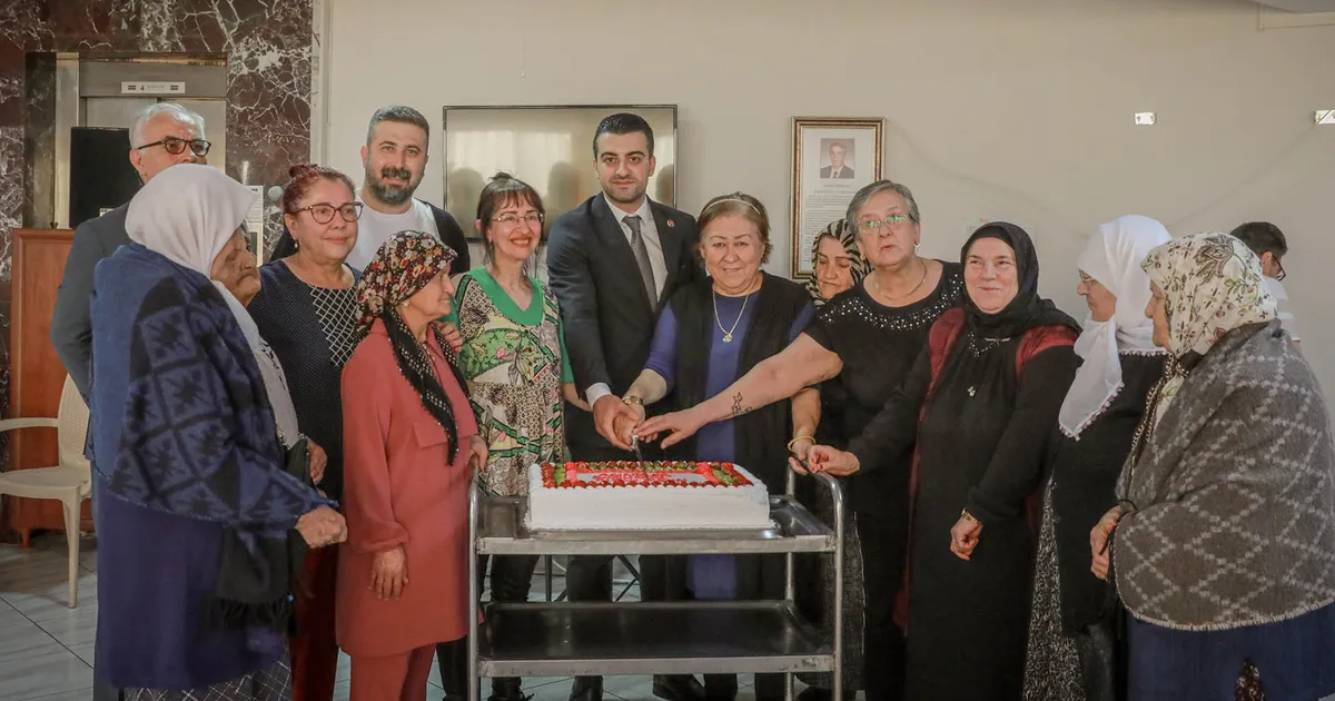ankara-keciorende-huzurevi-sakinlerine-surpriz-ziyaret-82Pa1ctQ.webp