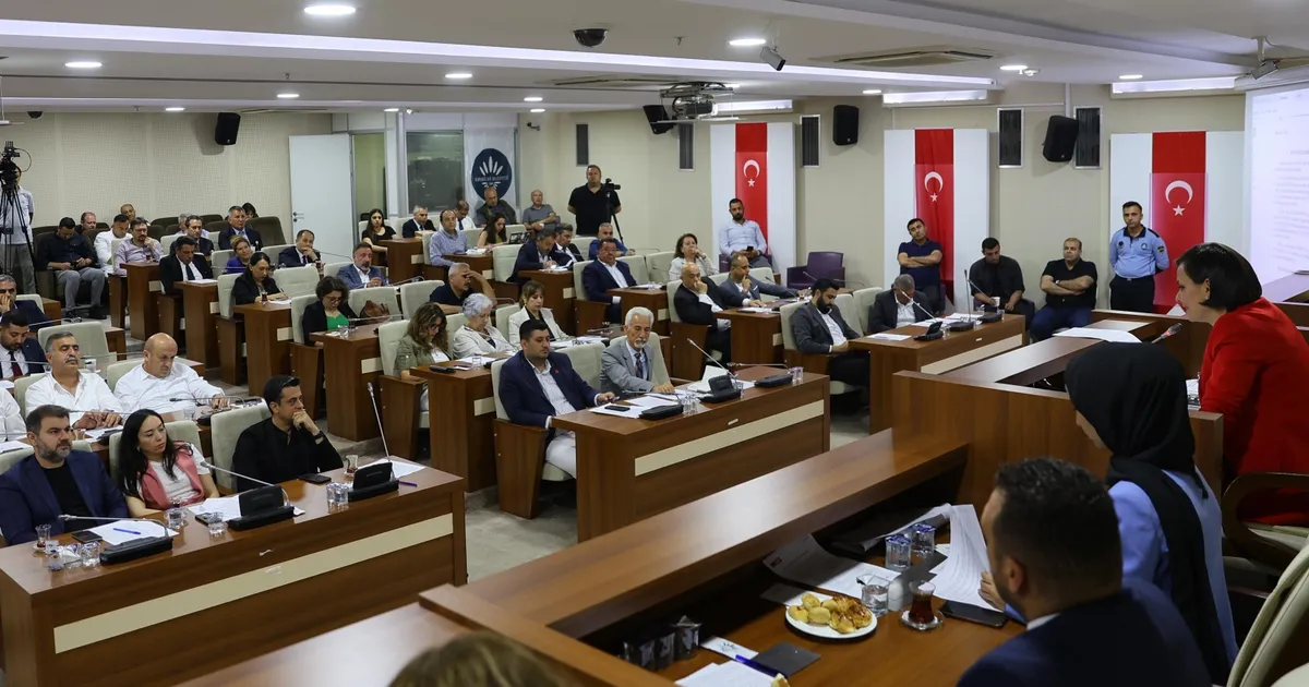baskan-kinaydan-emek-ve-halk-vurgusu-3XX9m5d2.webp