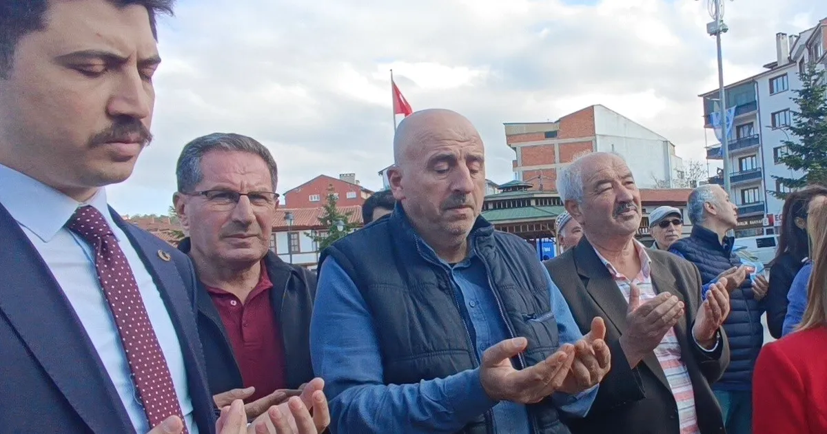 bilecik-pazaryerindehaci-adaylari-ugurlandi-6WKAtV3Z.webp