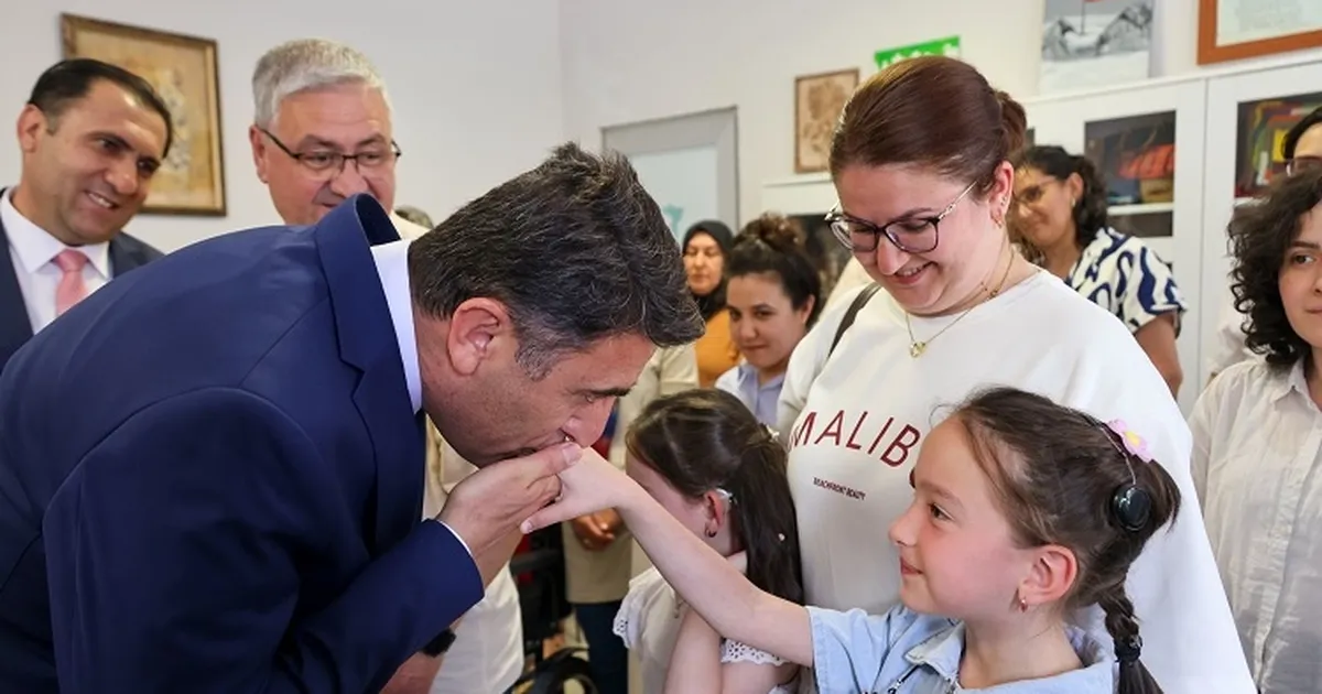 bilecik-valisi-sefik-aygolden-ozel-bireylere-anlamli-ziyaret-G3DrnNLZ.webp