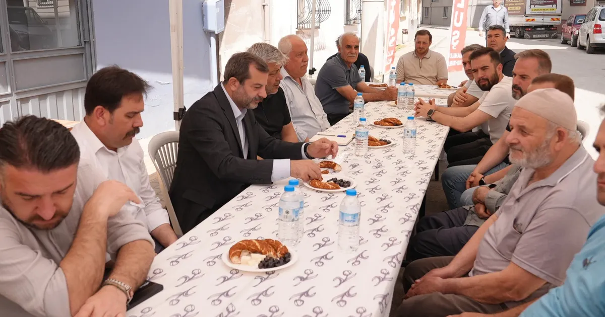 bursa-gursuda-her-muhtarlik-bir-belediye-makami-Vfik1sUe.webp