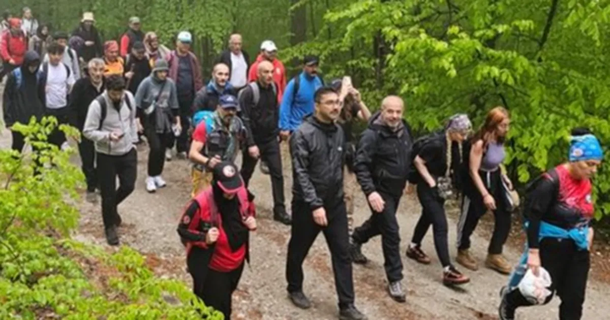 bursa-inegolde-19-mayis-doga-yuruyusu-ile-basladi-MBkJMHv1.webp