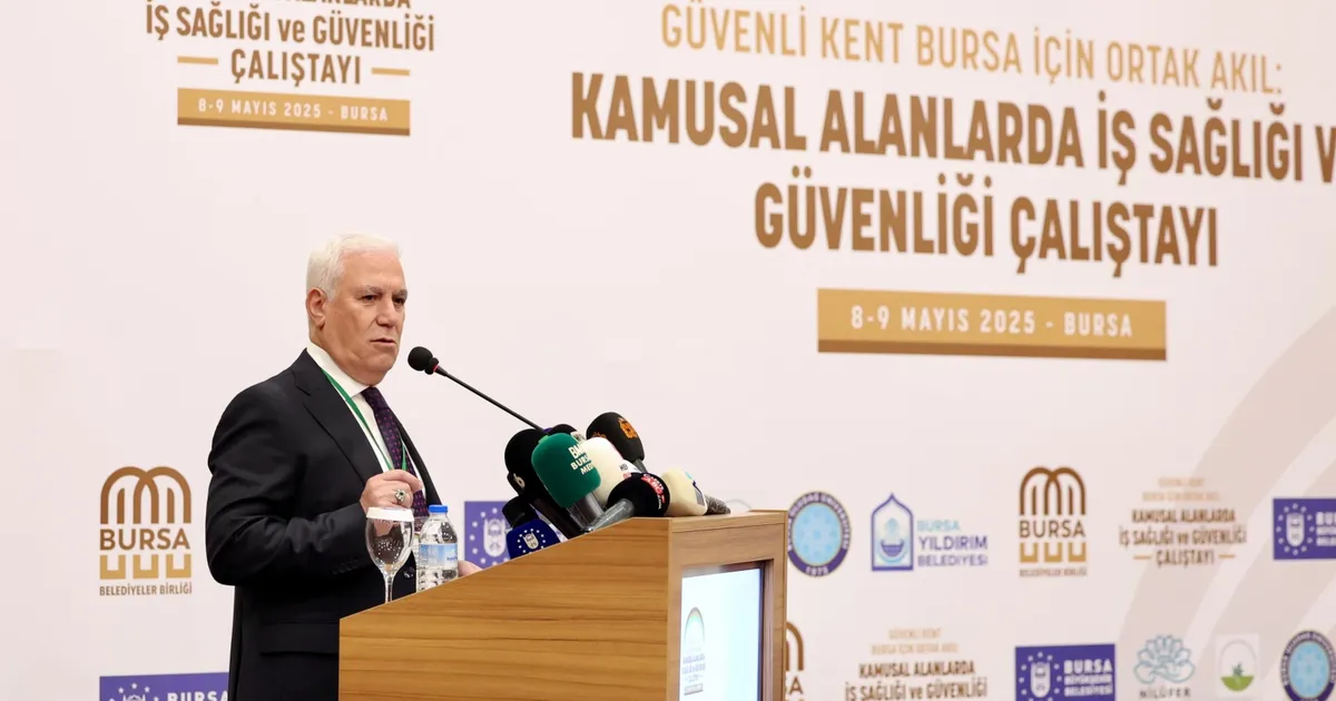 bursada-kamusal-alanlarda-is-sagligi-ve-is-guvenligi-calistayi-OT917BBa.webp