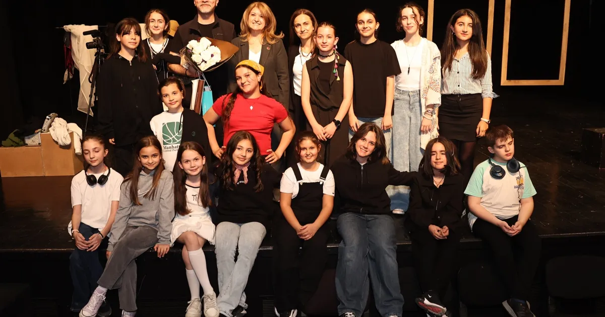 bursada-niluferli-drama-ogrencilerinden-renkli-final-2jR68jGe.webp