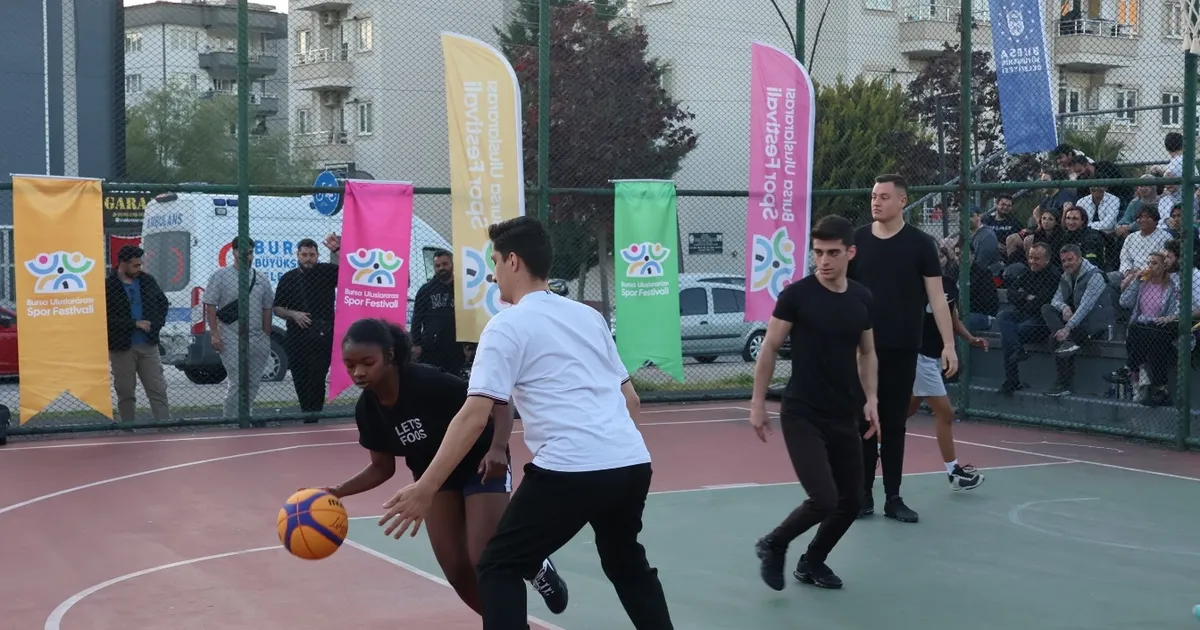 bursada-sokak-basketbolu-heyecani-qayeHHkW.webp
