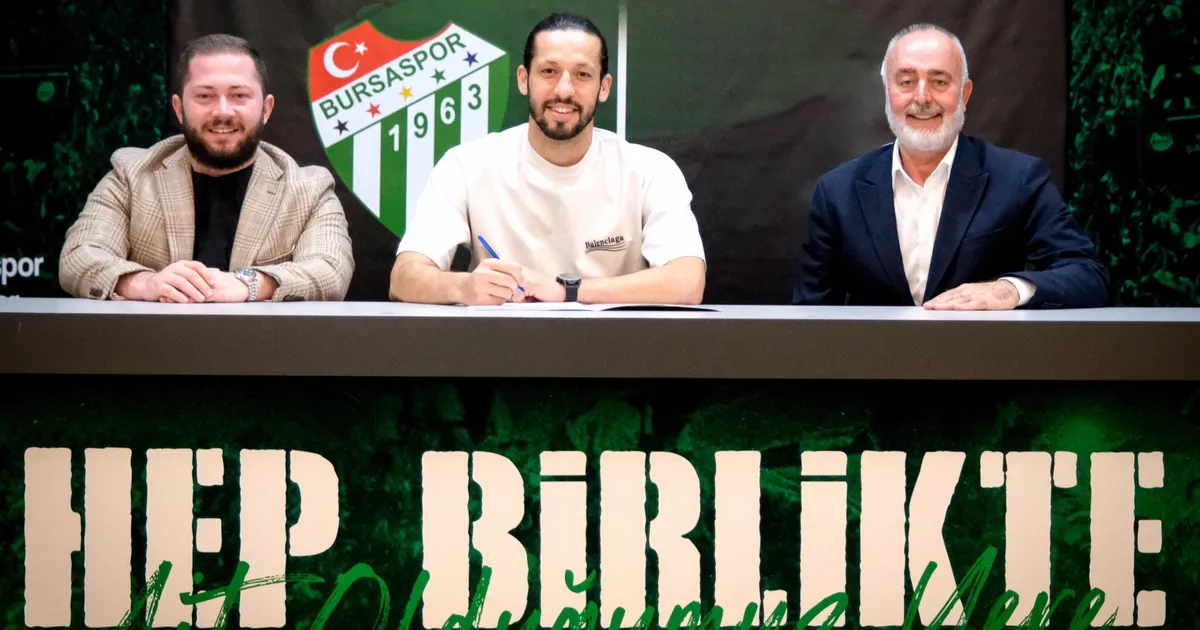 bursaspor-batuhan-yayikci-ile-sozlesme-imzaladi-SqS7SaUq.webp