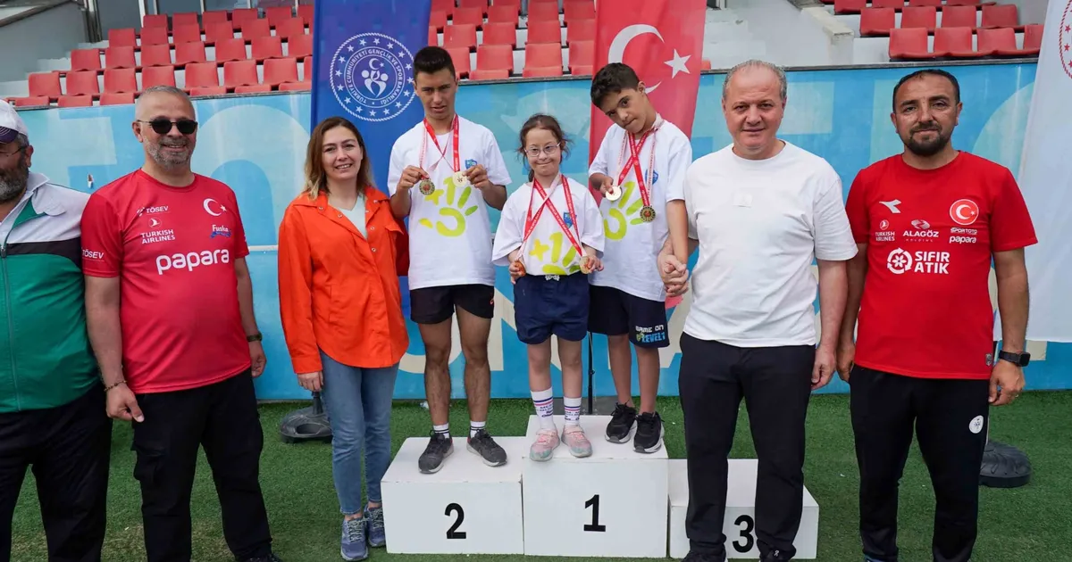 dosd-meram-spor-kulubune-madalya-yagmuru-k5PErCdf.webp