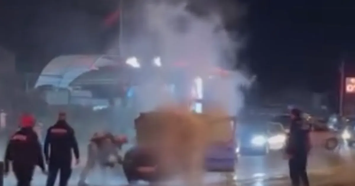 duzcede-bir-arac-yangini-daha-bDq8PTRE.webp