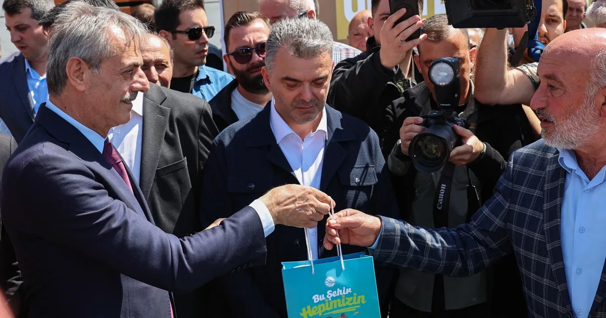 kahverengi-kokarca-kabusuna-karsi-mucize-bulus-x2eXnjlh.webp