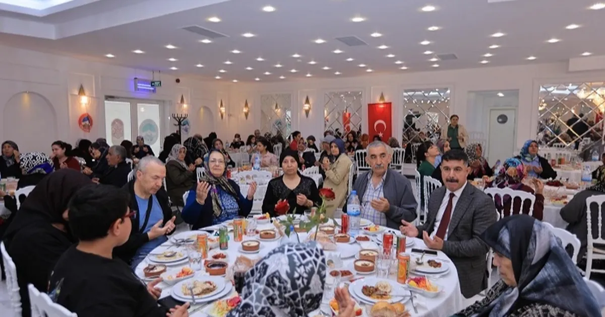 kayseri-buyuksehir-sehit-ve-gazi-annelerini-agirladi-ia1sFa4U.webp