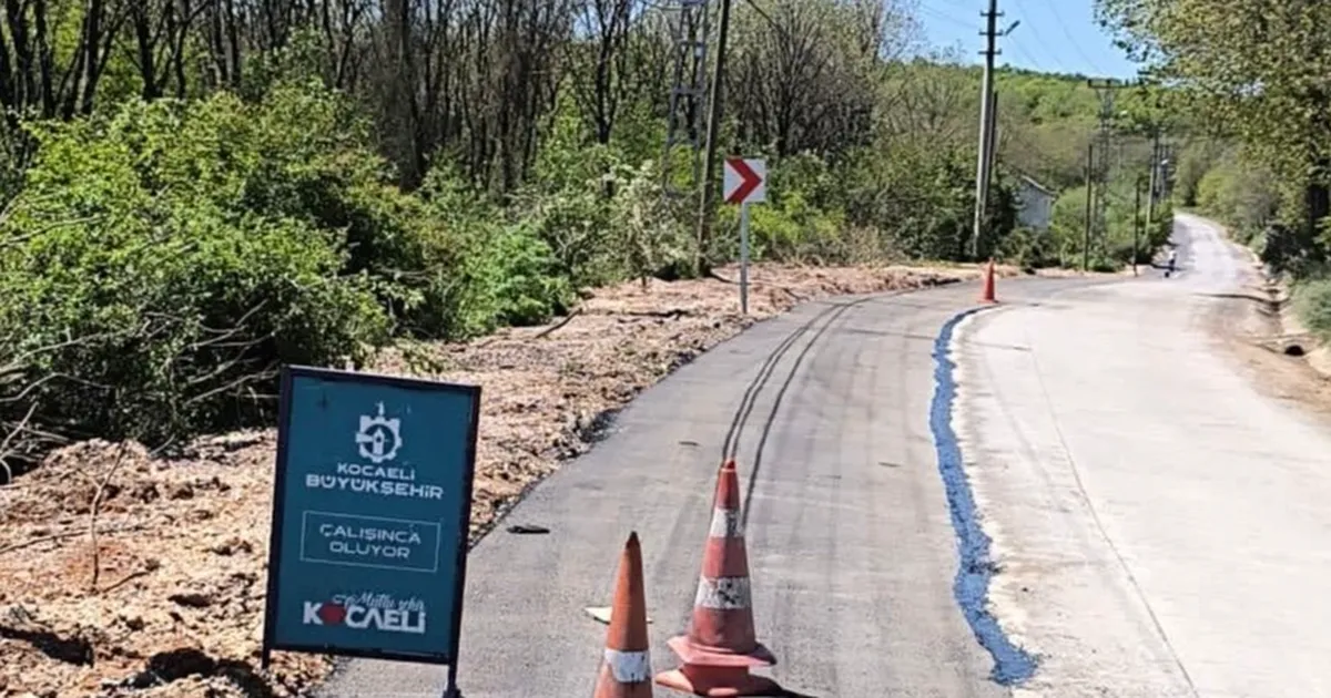 kocaeli-gebze-koylerinde-hummali-yol-calismasi-suruyor-RuJB5Zxj.webp