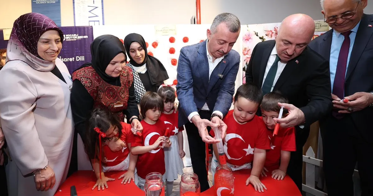 kocaelide-ko-mekin-eserleri-goz-kamastirdi-m7hcFvhF.webp