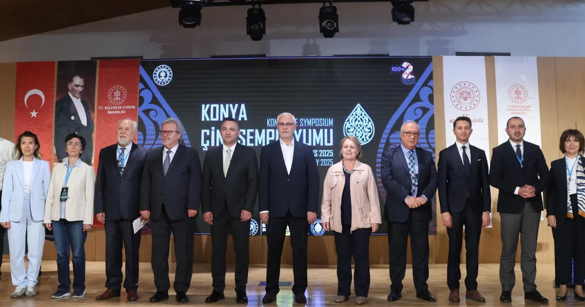 konya-cini-sempozyumunda-cini-sanati-ele-aliniyor-iwukzRmi.webp