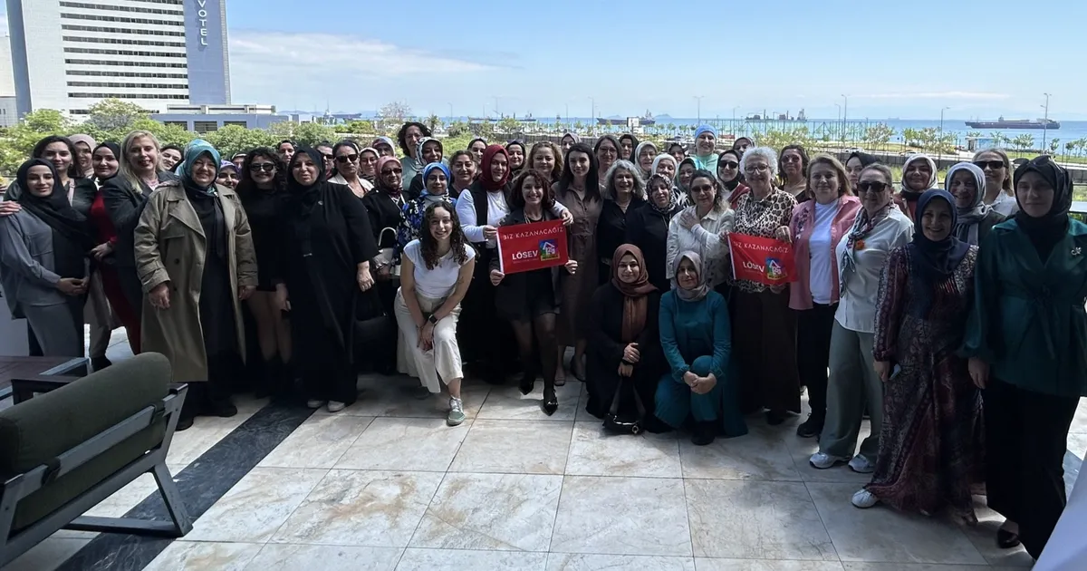 losev-istanbul-anneler-gununu-kutladi-h4EnXQ2q.webp