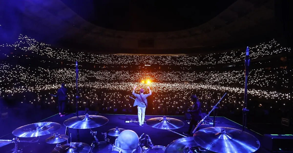 mor-ve-otesinden-izmirde-dev-konser-dunya-capinda-bir-stadyum-konseri-6Tf7GSDk.webp