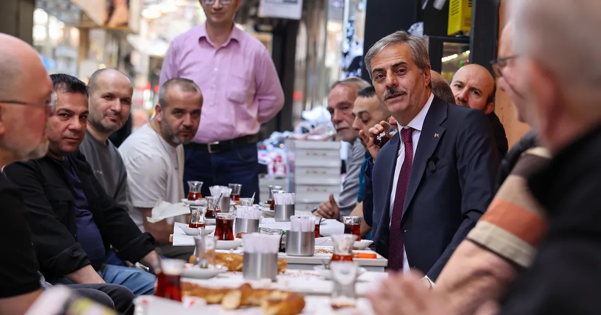 sakarya-uzuncarsida-baskan-alemdar-kunduraci-esnafiyla-bulustu-4XhmpYqW.webp