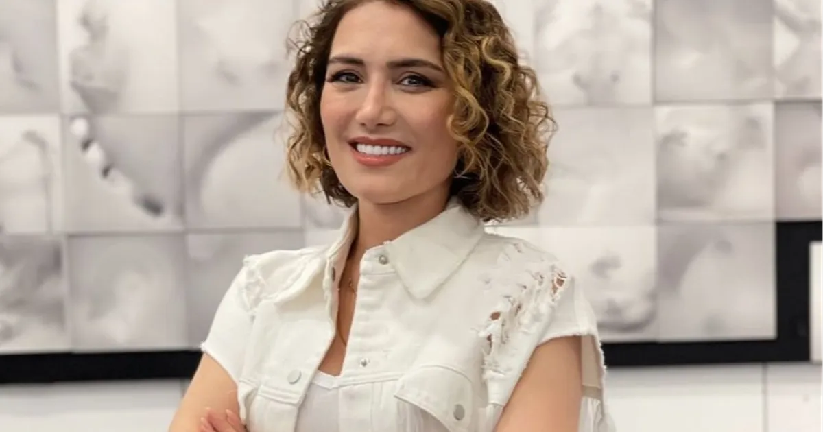 sema-ozevin-sanatin-yeni-dilini-teknolojiyle-kodluyorum-uNsyKGmw.webp