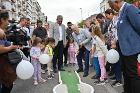 Haydi çocuklar, Heykel'de buluşuyoruz